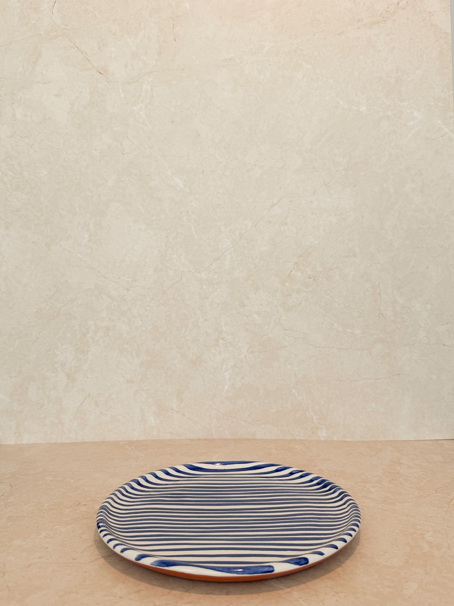 Alma bordje– handgemaakt schaaltje van Kerh, blauw wit gestreept, uit Portugal.