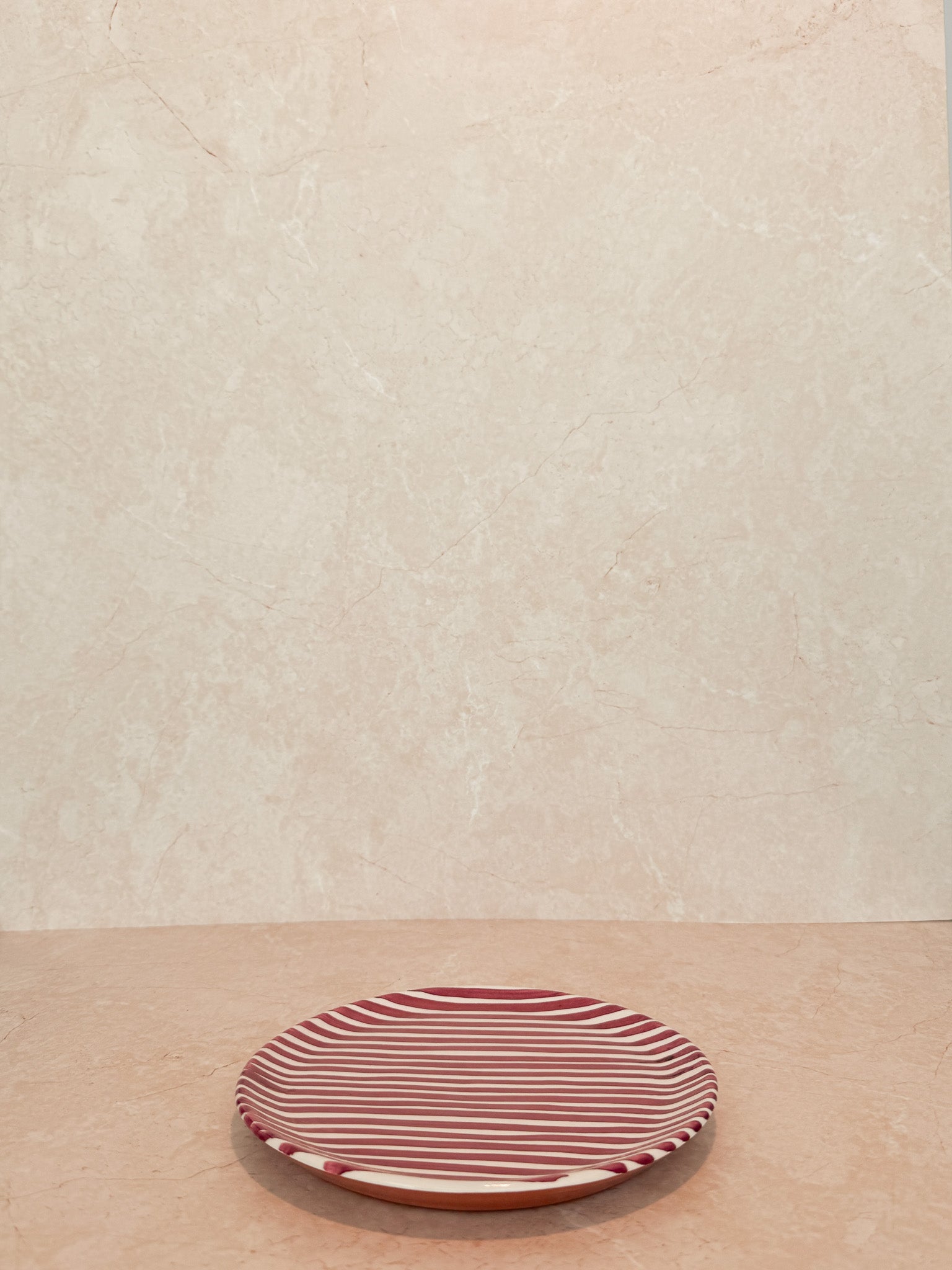 Alma bordje klein– handgemaakt schaaltje van Kerh, rood wit gestreept, uit Portugal.